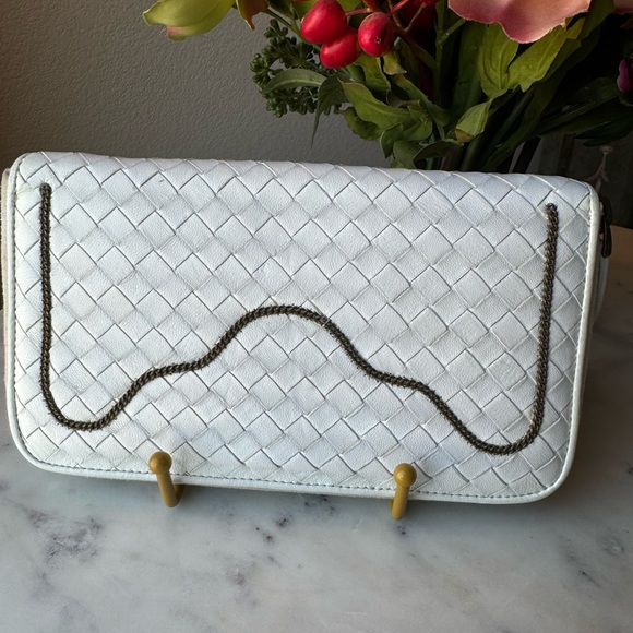 BOTTEGA VENETA 🔥RARE🔥Intrecciato Woven Nappa leather Zip around wallet. White. - Picture 2 of 11